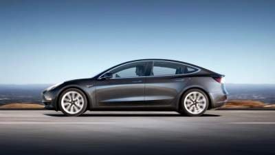 Tesla подарит Model 3 за взлом автомобиля на Pwn2Own
