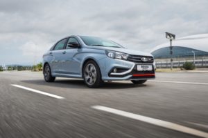 «АвтоВАЗ» впервые установил стоимость автомобиля Lada выше миллиона рублей