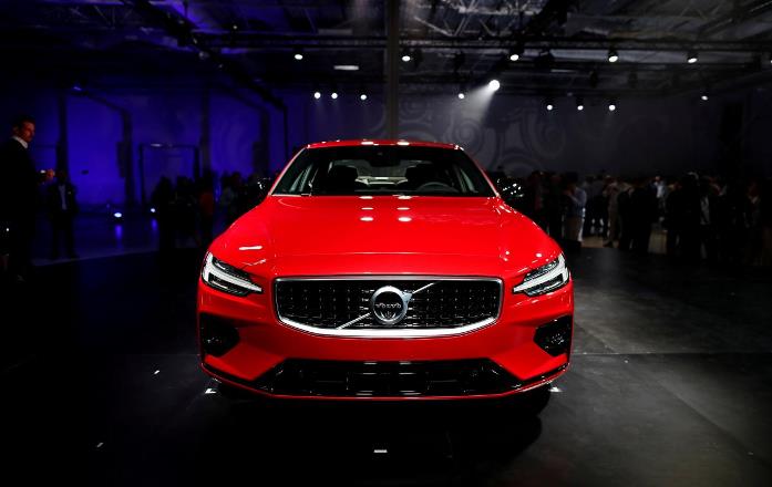 Volvo ограничит скорость на выпускаемых машинах до 180 км/ч