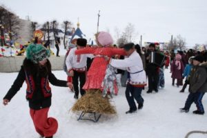 Масленица в 2019 году : с какого числа отмечается, даты, рецепты блинов, традиции и обряды проводов зимы