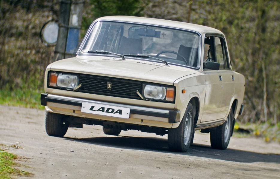"АвтоВАЗ" объявил о вероятной приостановке поставок автомобилей Lada в Европу