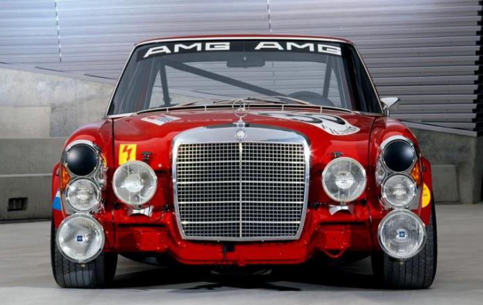 На Sotheby's уйдет с молотка копия Mercedes-Benz по прозвищу «Красная свинья»