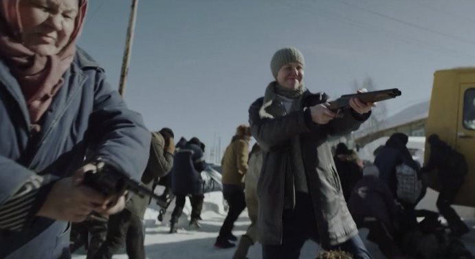Принадлежащий «Газпром-медиа» онлайн-кинотеатр удалил эпизод сериала «Эпидемия» о массовых беспорядках