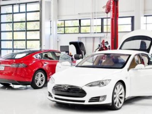 Tesla хочет использовать весь парк выпущенных машин для обучения ИИ