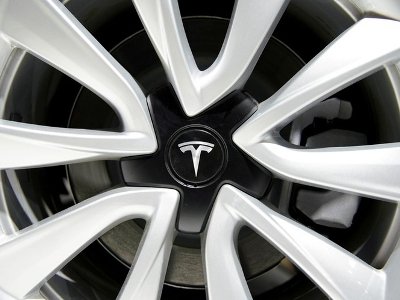 Акции Tesla рухнули после публикаций Маска о продаже своего имущества