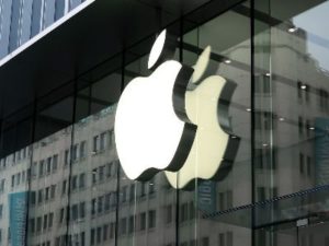 Apple получила патент на умные стекла для автомобиля