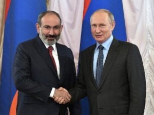 Путин и Пашинян обсудили ситуацию вокруг Нагорного Карабаха