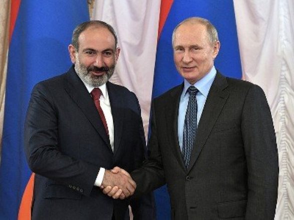 Путин и Пашинян обсудили ситуацию вокруг Нагорного Карабаха