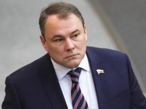 Оскорбившего русских азербайджанского дипломата предупредили о последствиях