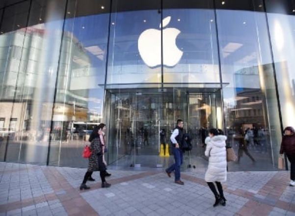 Bloomberg: Apple наняла бывшего инженера Tesla для разработки беспилотного автомобиля
