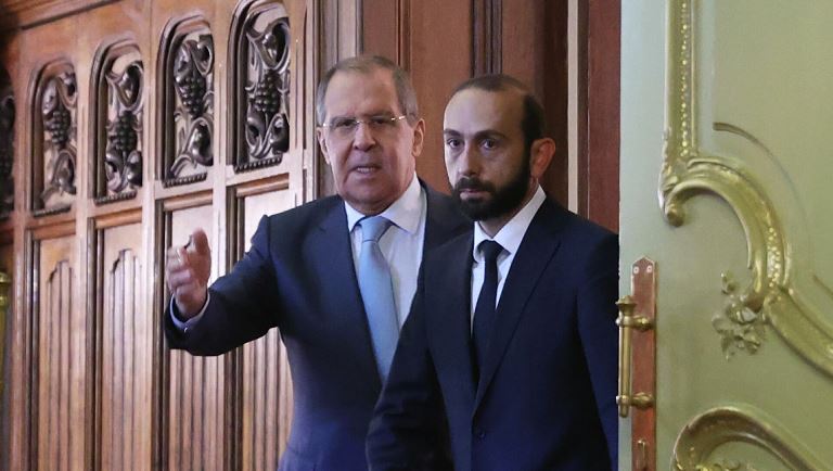 Главы МИД РФ и Армении обсудили урегулирование в Нагорном Карабахе