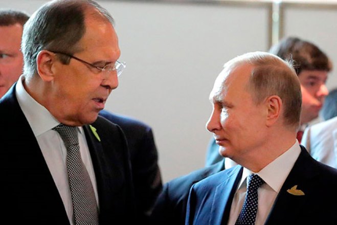 Евросоюз собирается заморозить активы Путина и Лаврова