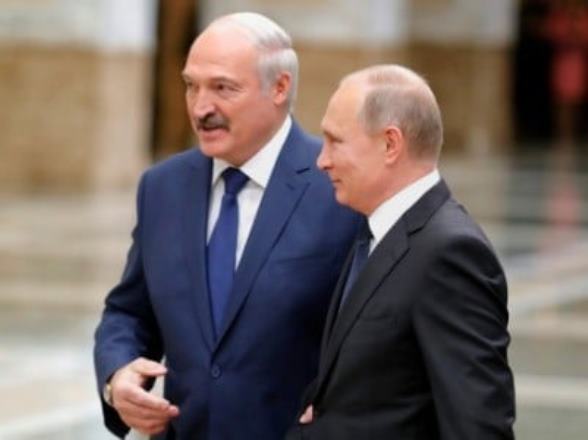Путин и Лукашенко начали двустороннюю встречу на космодроме Восточный