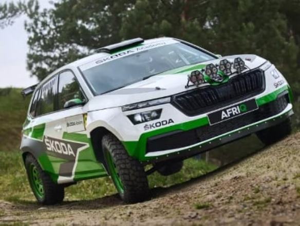 Skoda показала студенческий ралли-кар, посвященный Африке