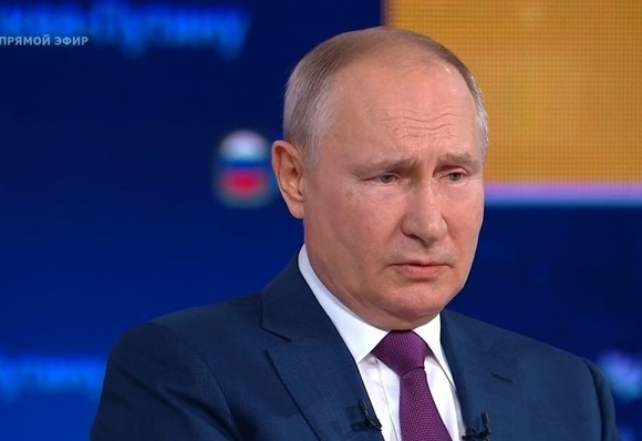 Песков рассказал, когда Путин проведет ежегодную прямую линию