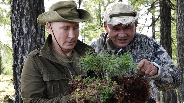 Шойгу рассказал Путину о брошенной ВСУ военной технике на поле боя