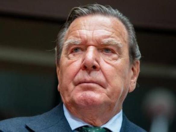 Герхард Шредер: Идея о том, что президент Украины сможет вернуть Крым военным путем, просто абсурдна