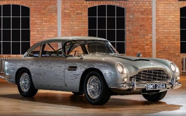 Поврежденный на съемках Aston Martin Джеймса Бонда ушел с молотка за 3 млн. долларов