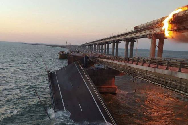 Аксенов: по Крымскому мосту начато движение автотранспорта