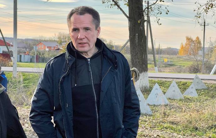 В Белгородской области начали установку противотанковых сооружений для защиты от ВСУ