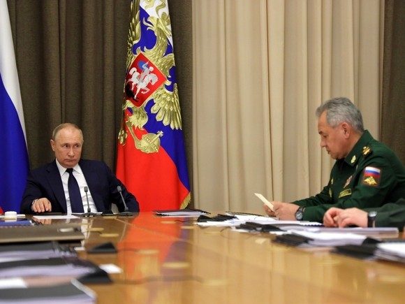Путин поручил Шойгу ввести режим прекращения огня