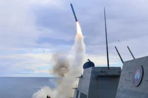 США разместили в Аравийском море крейсер с крылатыми ракетами Tomahawk