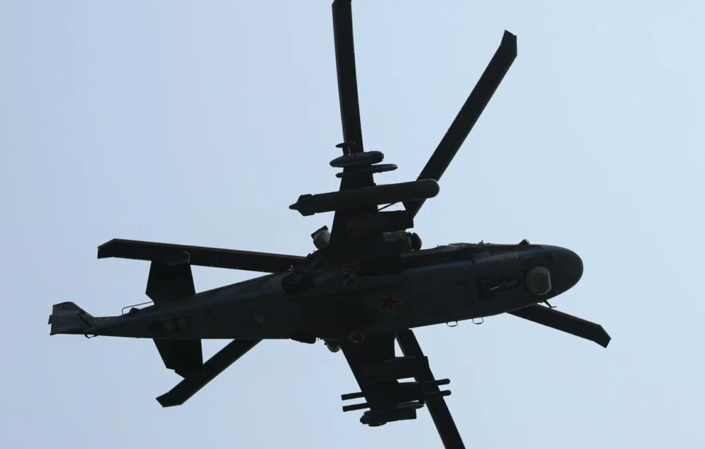 Вертолет Ми-8 совершил жесткую посадку в Казахстане