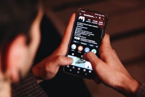 Власти Германии намерены ограничить использование соцсетей для детей до 13 лет