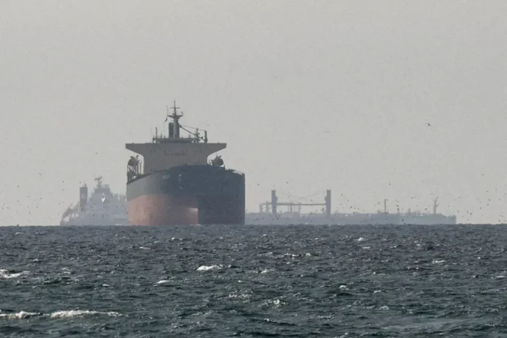 Иранские ВМС остановили три иностранных танкера в Ормузском проливе