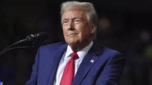 «Ормузский пролив закрыт только для Ирана»: Трамп выступил с новыми заявлениями