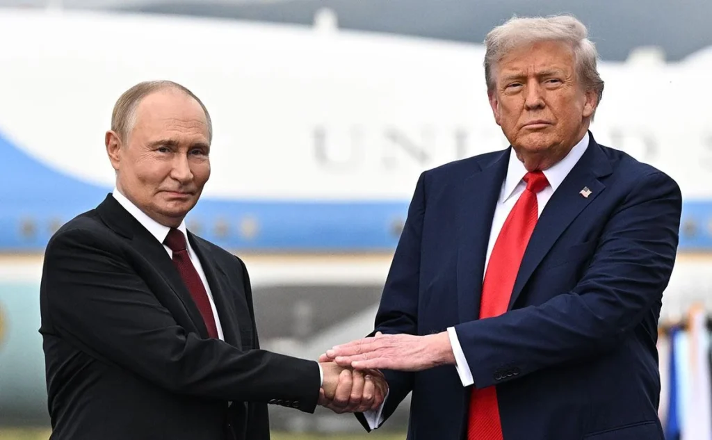 Путин поздравил Трампа: «Налаживание связей между Москвой и Вашингтоном отвечает интересам всего мира»