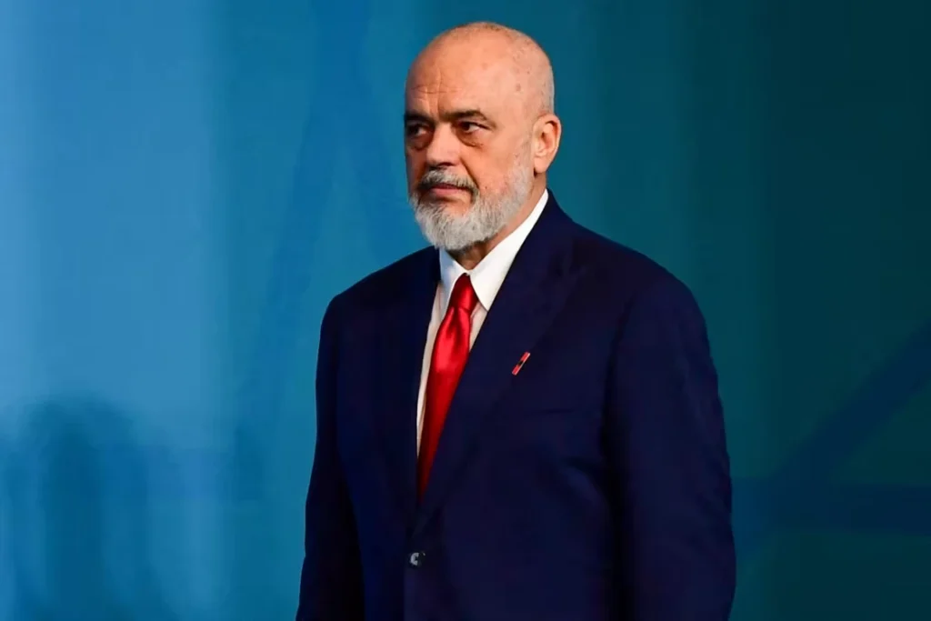 Премьер-министру Албании пришлось оправдываться за выделение 4 млн. евро на выступление Канье Уэста