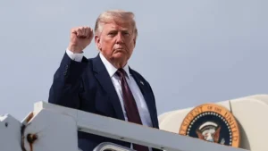 Трамп совершил первый полет на новом президентском самолете